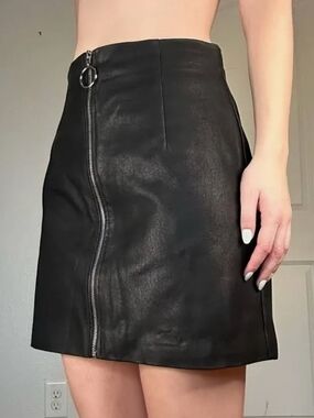Forever 21 Black Faux Leather Zip-Front Mini Skirt
